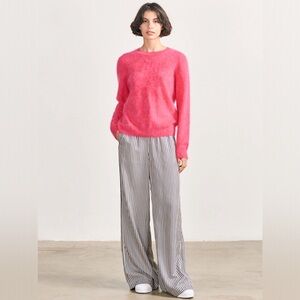 JUMPER 1234
Brushed Cashmere Crew in Watermelon